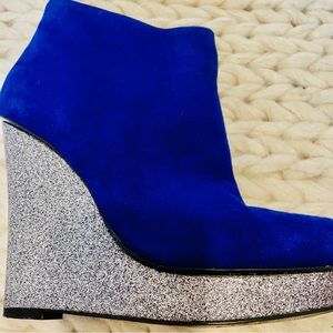 Dolce Vita DV booties, royal blue suede, wedge, sz 7.5